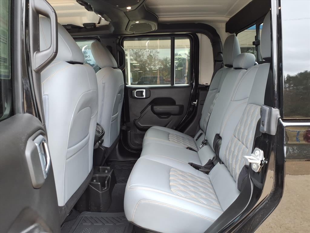 2025 Jeep Gladiator Nighthawk