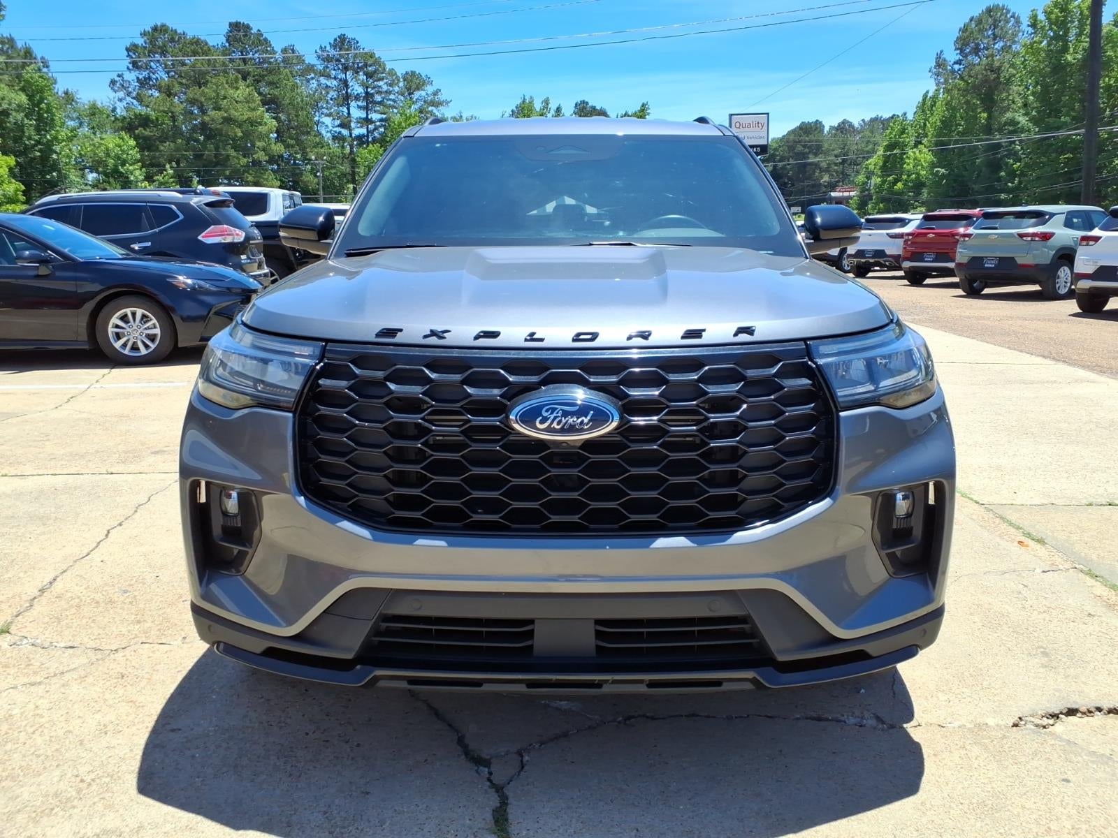 2025 Ford Explorer ST-Line