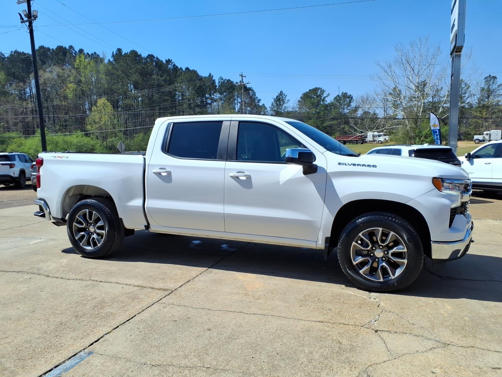 2022 Chevrolet Silverado 1500 LT (2FL)