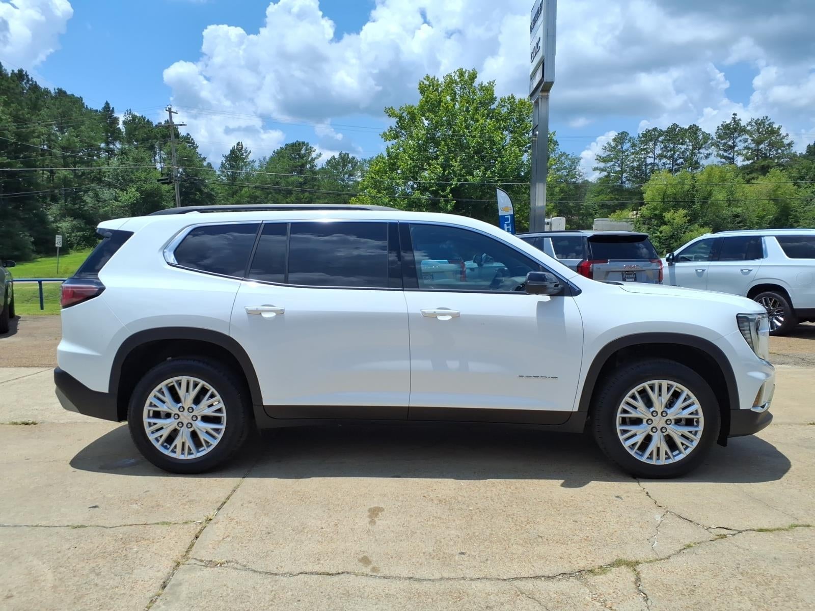 2026 GMC Acadia Elevation