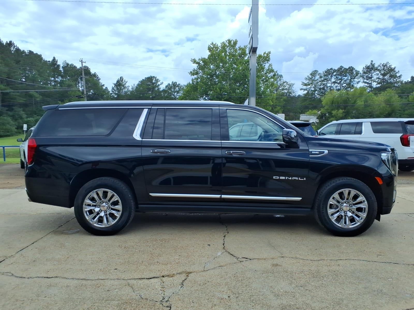 2022 GMC Yukon XL Denali