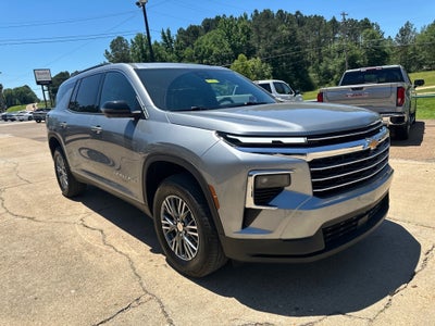 2024 Chevrolet Traverse LT