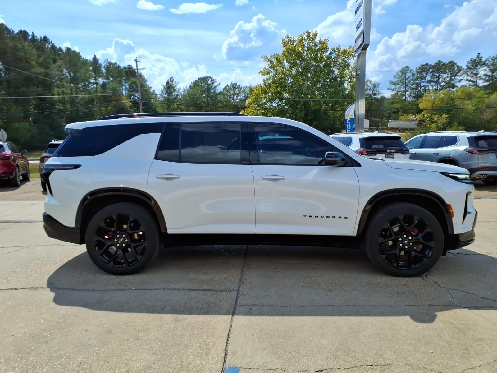 2024 Chevrolet Traverse RS
