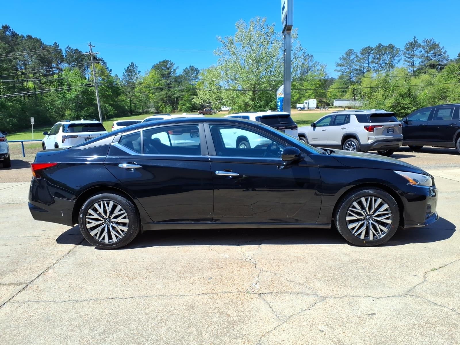 2023 Nissan Altima 2.5 SV