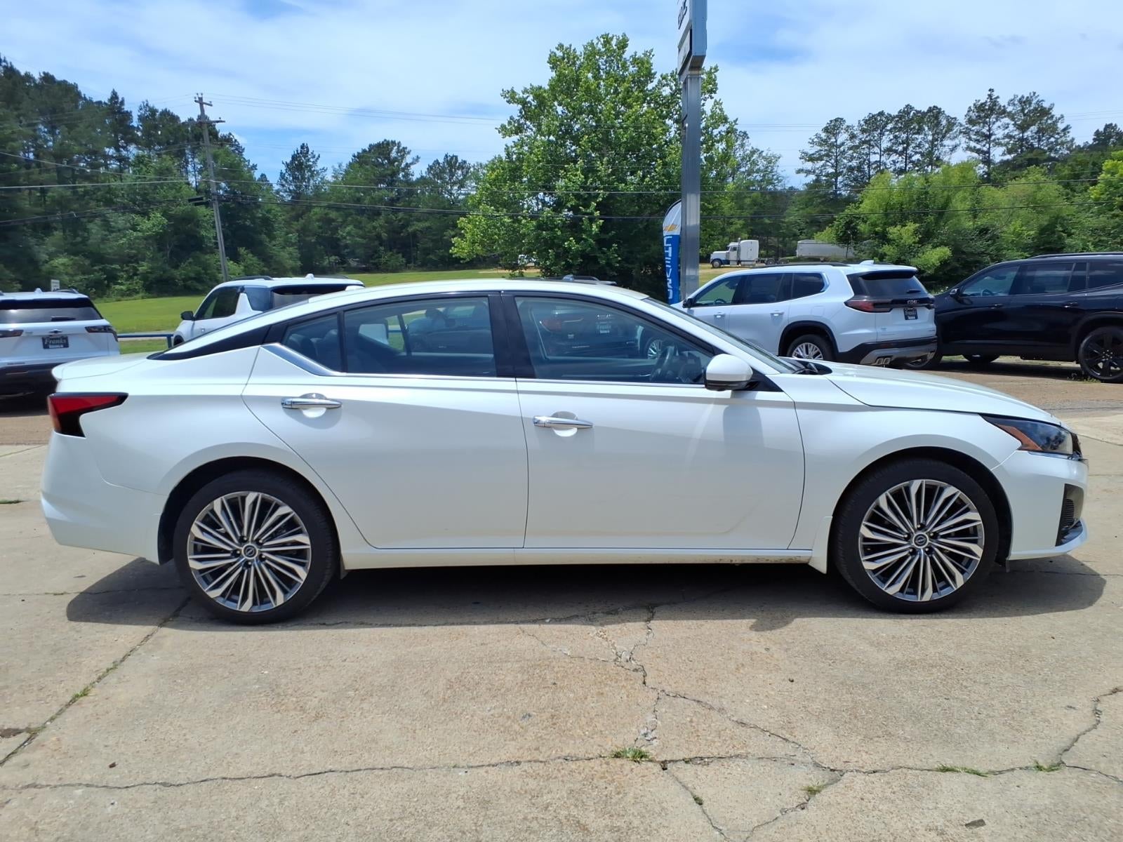 2025 Nissan Altima SL