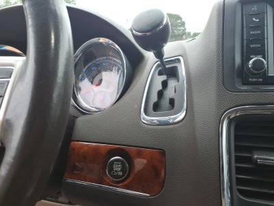 2015 Chrysler Town & Country Limited Platinum