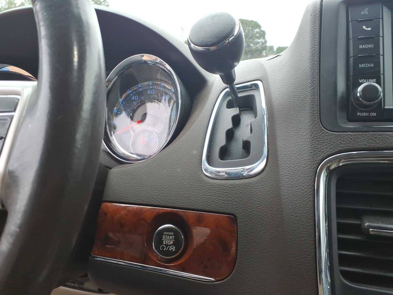 2015 Chrysler Town & Country Limited Platinum