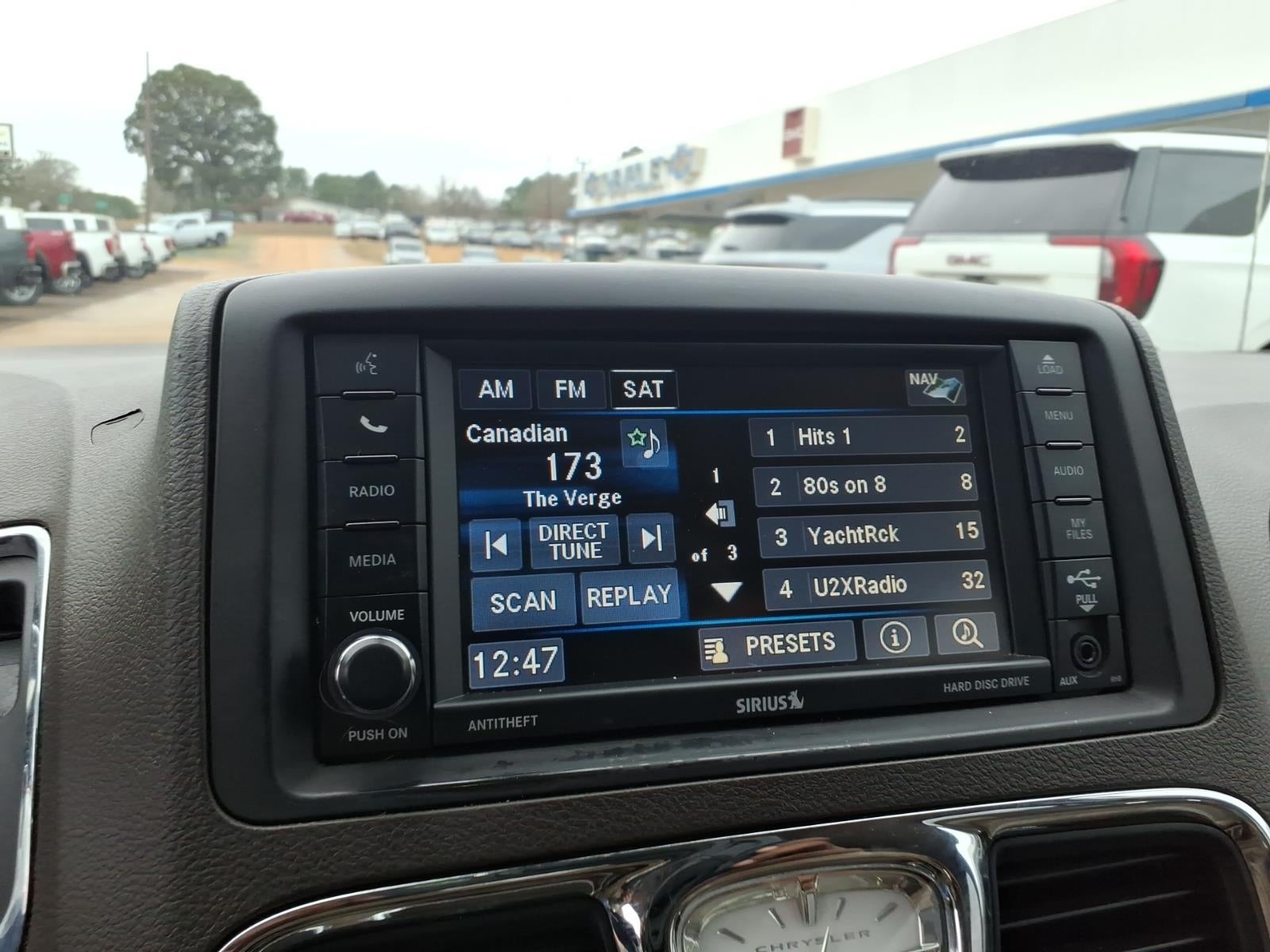 2015 Chrysler Town & Country Limited Platinum