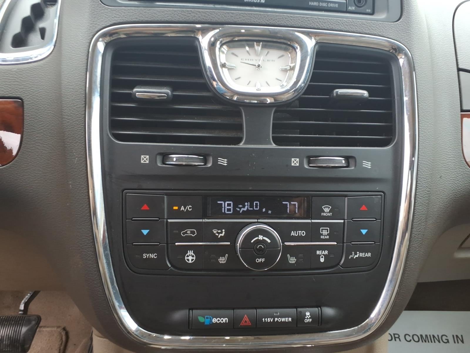 2015 Chrysler Town & Country Limited Platinum