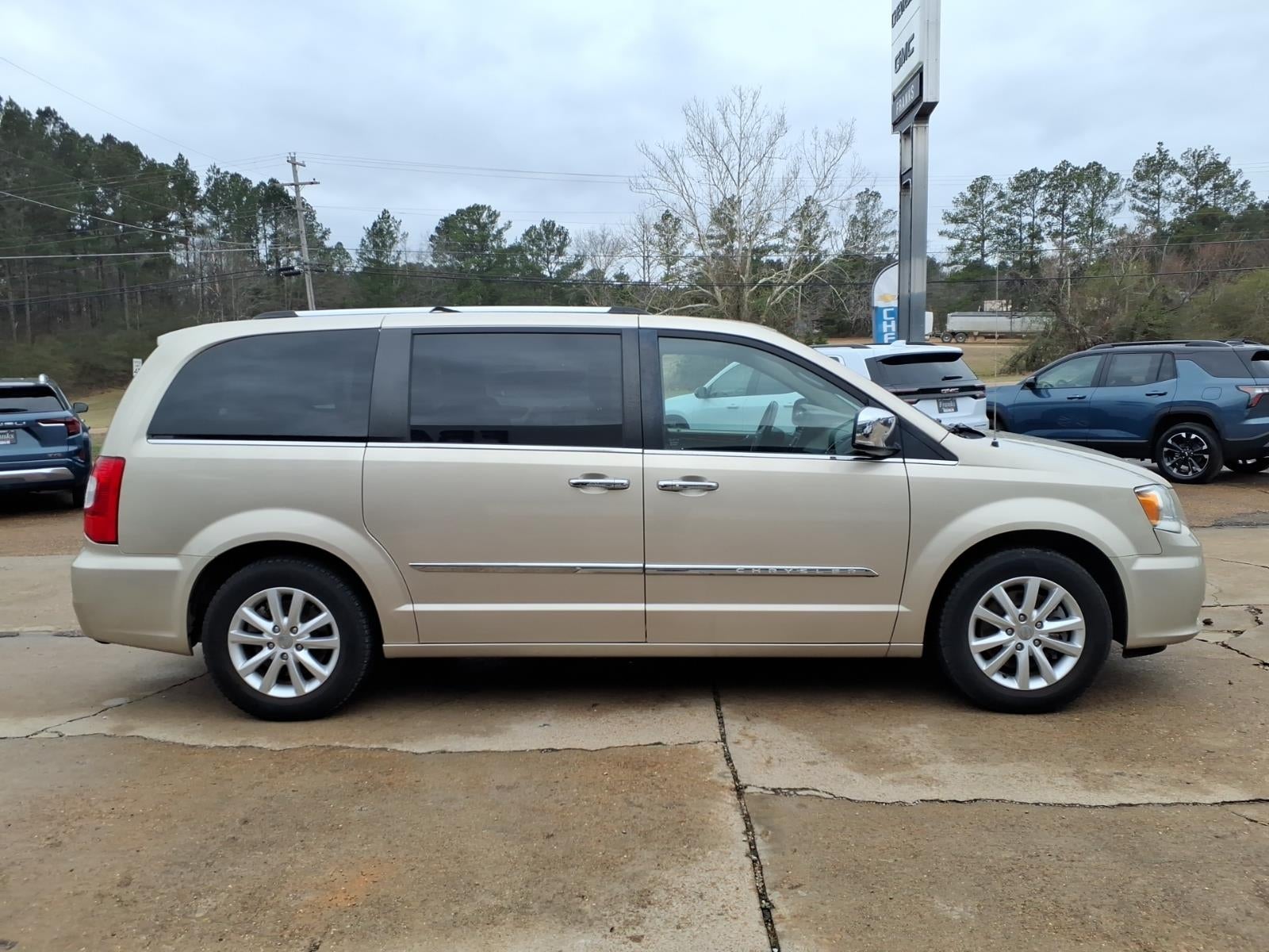 2015 Chrysler Town & Country Limited Platinum