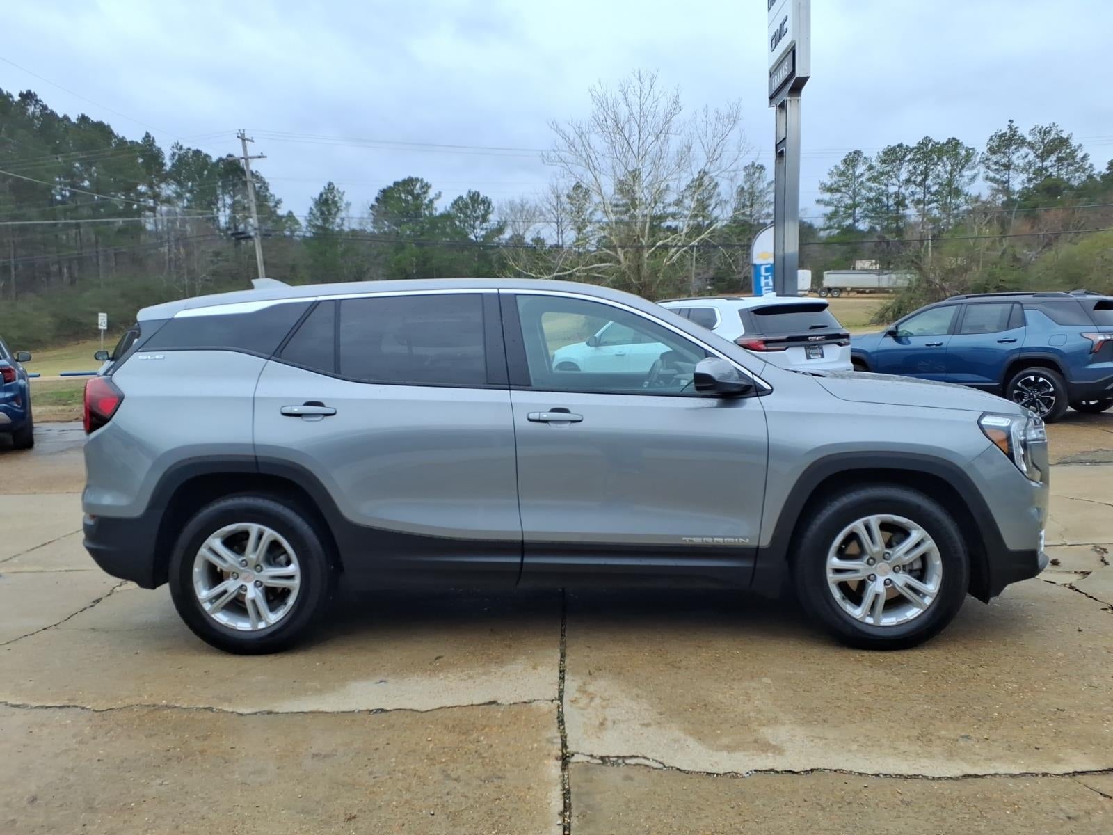 2023 GMC Terrain SLE