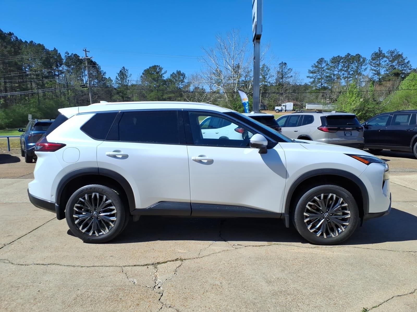 2025 Nissan Rogue SL