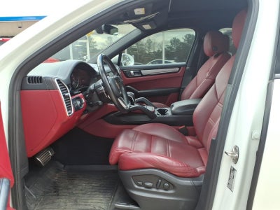 2022 Porsche Cayenne S
