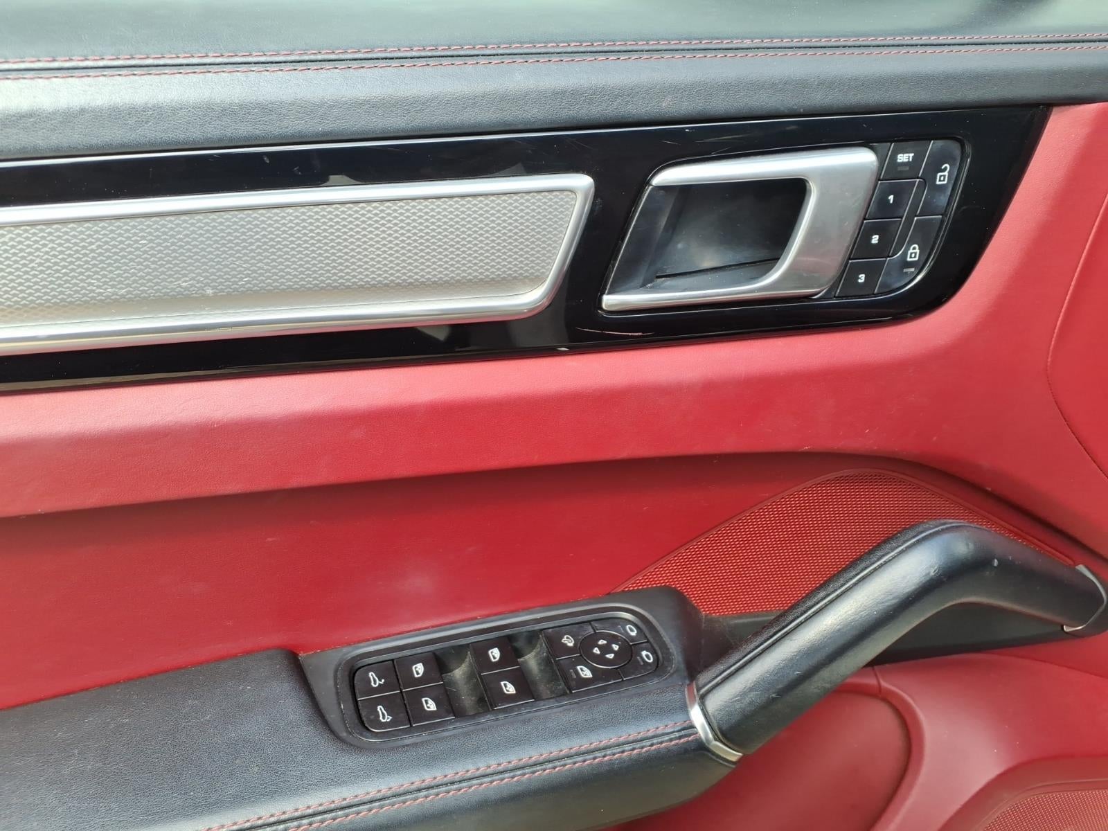 2022 Porsche Cayenne S